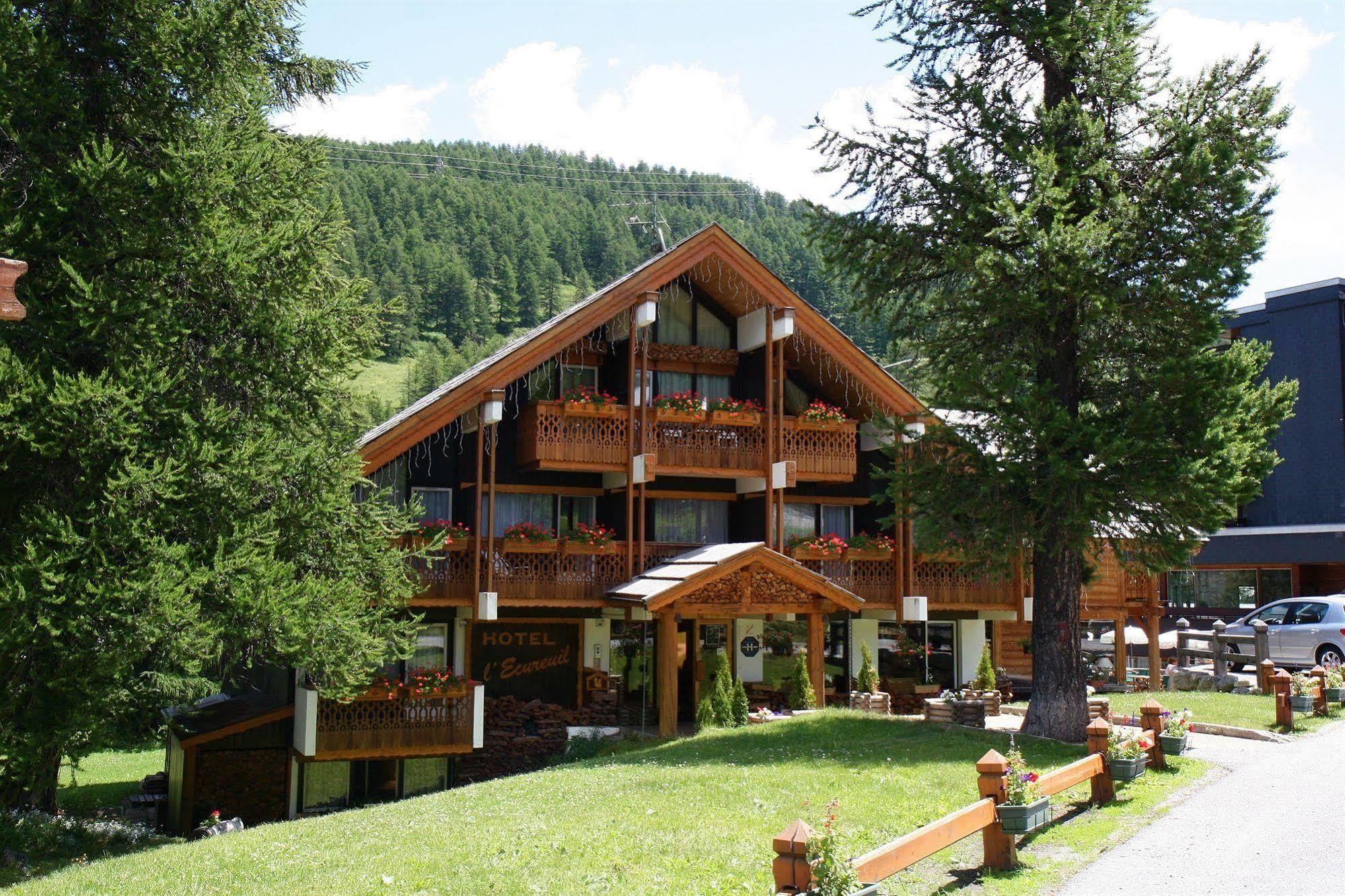 Hotel Ecureuil Vars  Exterior photo